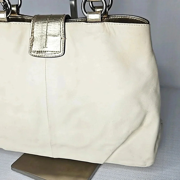 Coach Soho Cream and Gold Leather Tote with Magnetic Enclosure Women's Purse - Picture 7 of 16